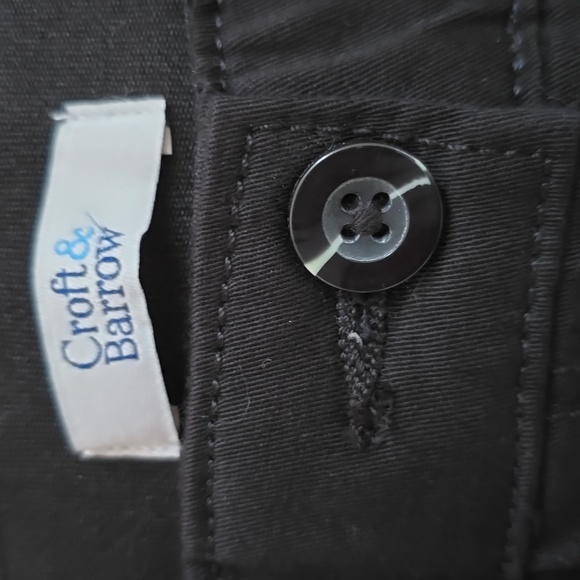 CROFT AND BARROW WOMEN'S BLACK MID-RISE SHORTS SIZE 6 - Picture 3 of 15